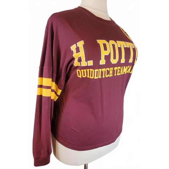 Wizarding World Gryffindor Quidditch Team Captain Women's Tshirt XL - Picture 3 of 6